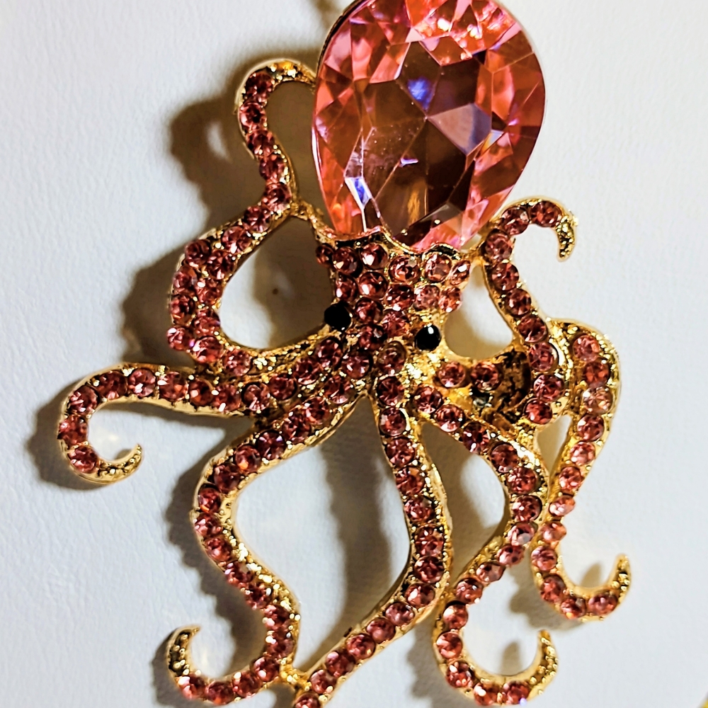 Betsey Johnson Gold and Pink Octopus Necklace - Picture 2 of 2